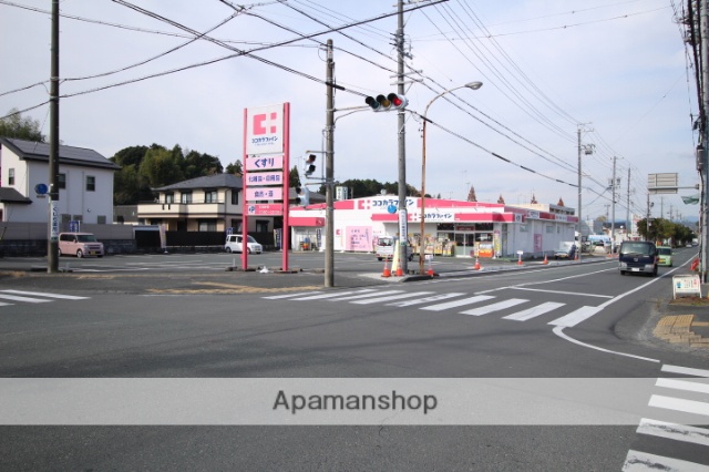 ドラックストア　ココカラファイン掛川店（ドラッグストア）まで696m