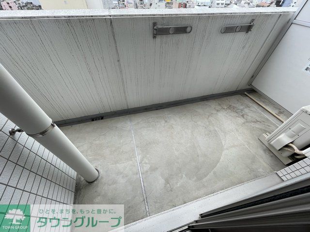バルコニー　★広いバルコニーで洗濯物も一気に干せます★