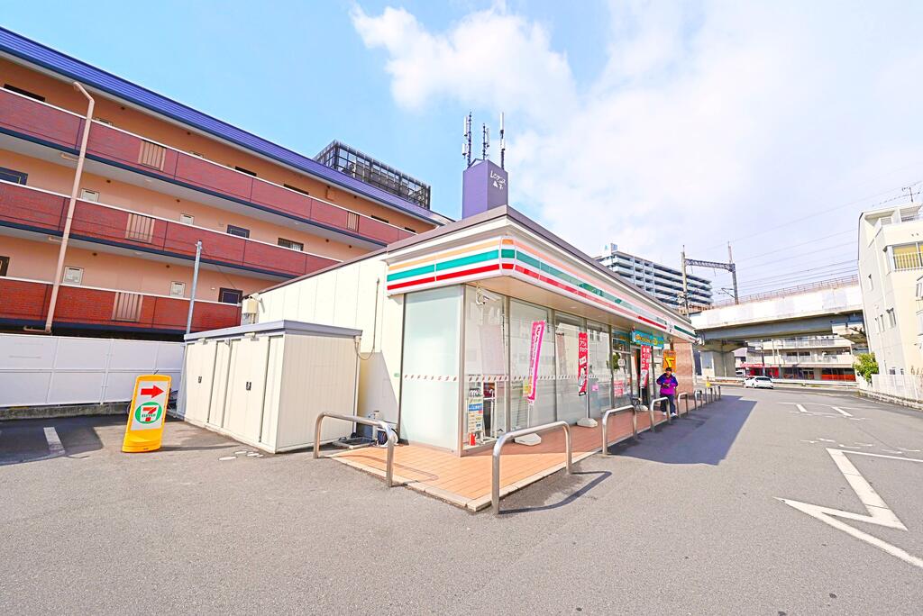 コンビニ　セブンイレブン安芸府中浜田店（コンビニ）まで735m
