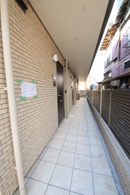 エントランス　お問い合わせはお早めに