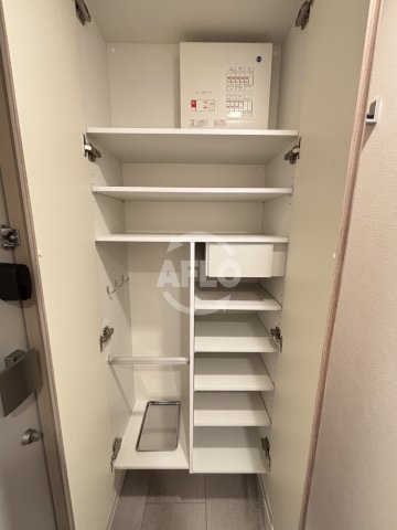 収納　コンフォリア・リヴ本町WEST Q 　収納