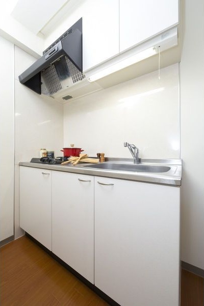 キッチン　※写真は同じマンションの違う部屋のものになります。
