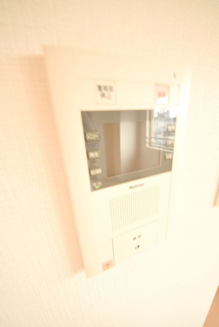 セキュリティ　★安心のモニター付きインターホンです★