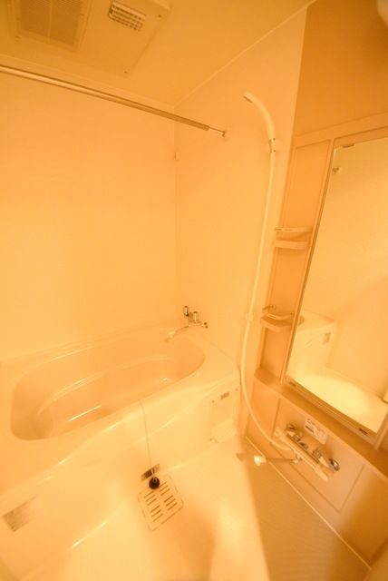 バス・シャワールーム　★人気のバストイレ別のお部屋です★