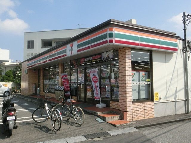 コンビニ　セブンイレブン川越霞ケ関東1丁目店（コンビニ）まで633m