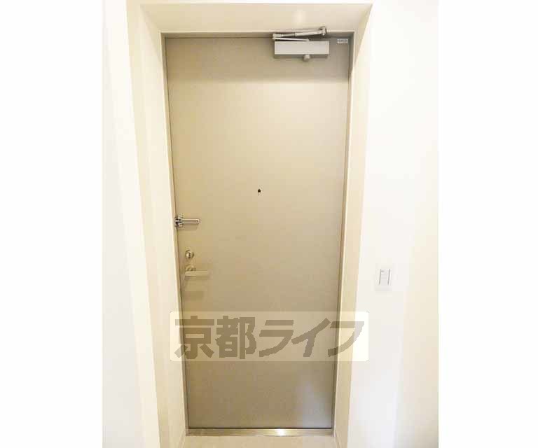 その他設備　しっかりとしたドア。