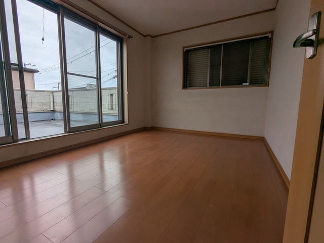 唐崎北2丁目店舗付き住宅の内装写真