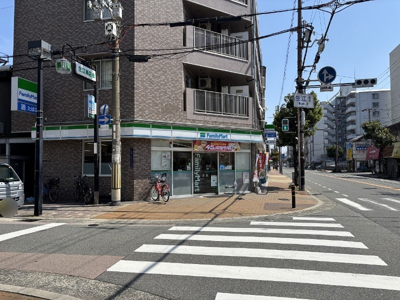 コンビニ　ファミリーマート生江一丁目店（コンビニ）まで587m