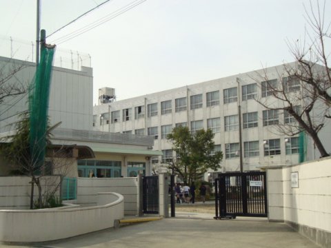 小学校　名古屋市立川中小学校（小学校）まで1903m