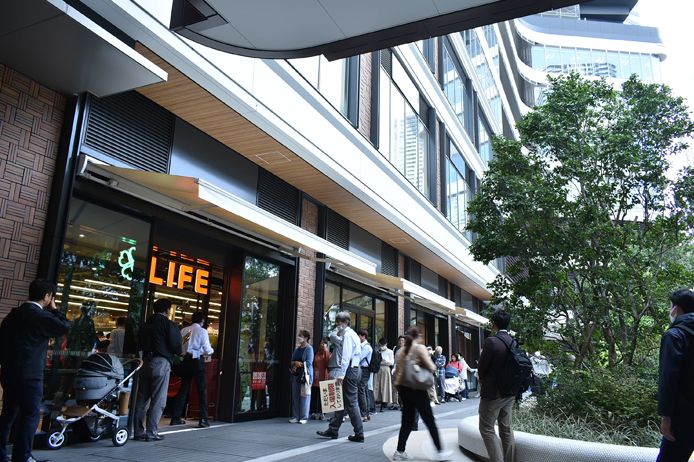 スーパー　ライフ勝どきミッド店（スーパー）まで358m