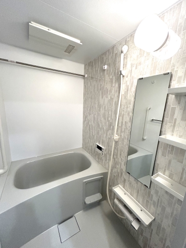 バス・シャワールーム　※反転タイプのお部屋です。