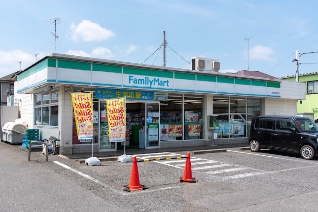 コンビニ　ファミリーマート武蔵村山中原店（コンビニ）まで587m