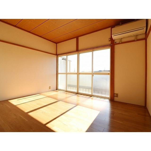 居室・リビング　明るいお部屋です。