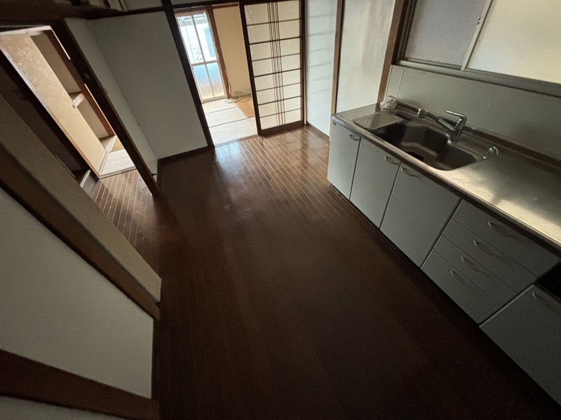 丸山町4丁目戸建の居間写真