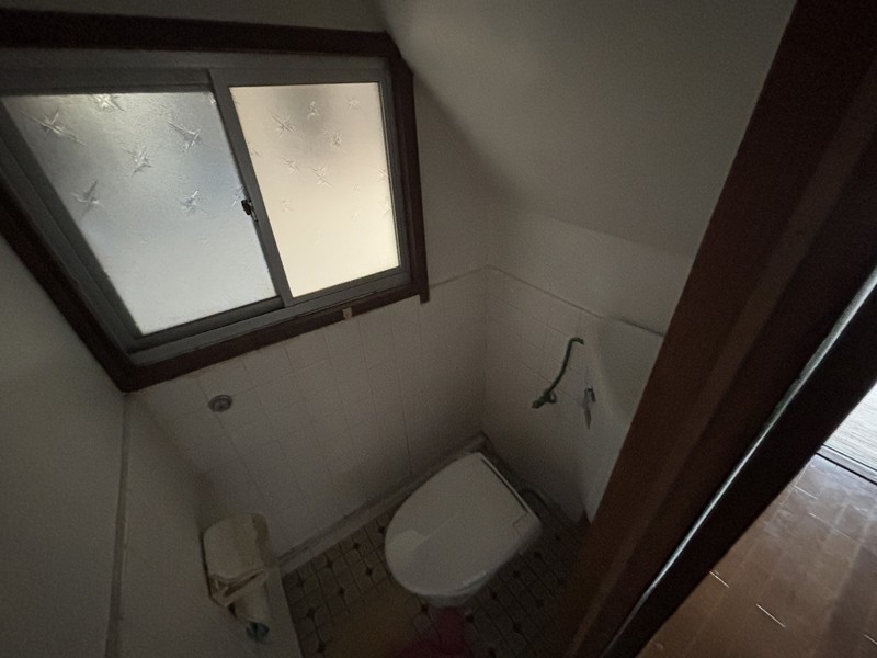 丸山町4丁目戸建のトイレ写真