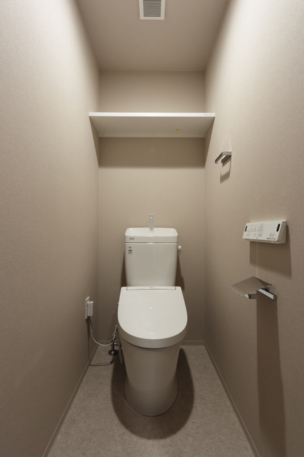 トイレ　※写真は同タイプ住戸です。