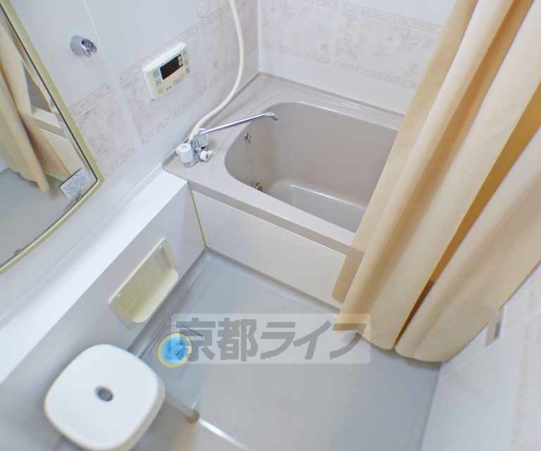 バス・シャワールーム　きれいなバスルームです。
