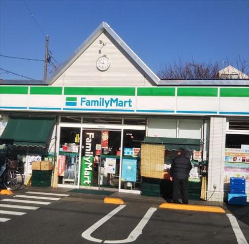 コンビニ　ファミリーマート深沢二丁目店（コンビニ）まで956m