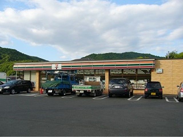 コンビニ　セブンイレブン倉敷児島通生店（コンビニ）まで300m