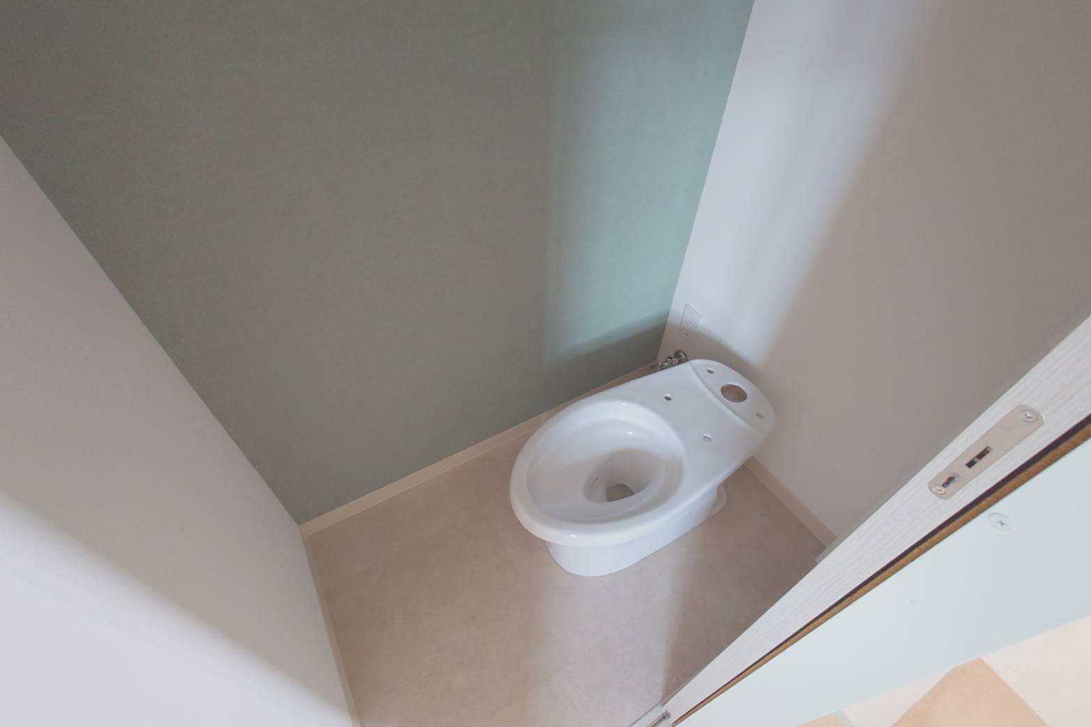 バステト・ビアンコ・ネコフィーノのトイレ写真