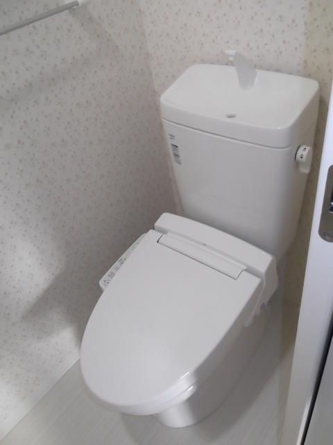 ＪＲ東海道本線 大船駅 徒歩8分 4階建 築11年のトイレ写真