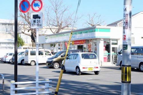 コンビニ　ファミリーマート昭島中神町店（コンビニ）まで421m