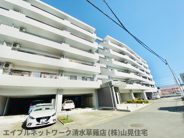 建物外観　落ち着いた雰囲気の外観です