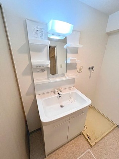 洗面設備　同仕様・参考写真