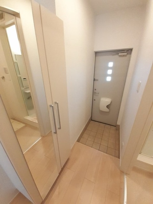 玄関　図面と現状に相違がある場合には現状を優先