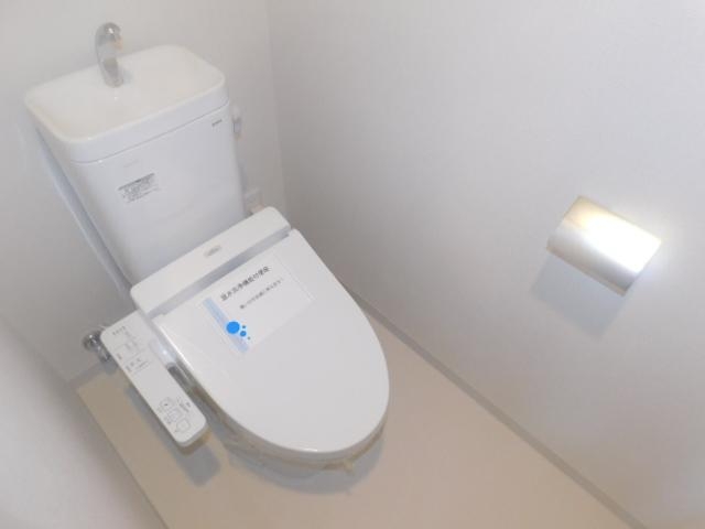 トイレ　ウォシュレット付きです