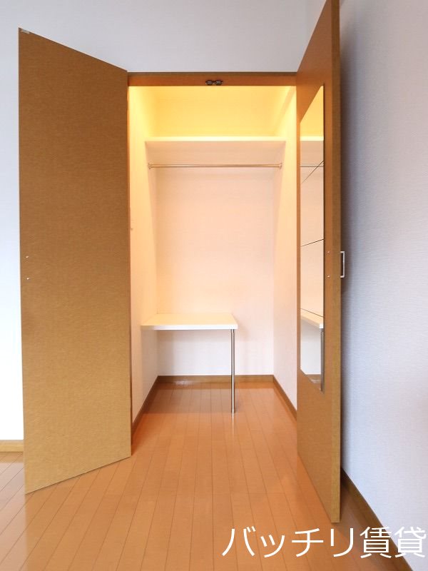 収納　画像は別号室タイプの為、現状を優先致します。