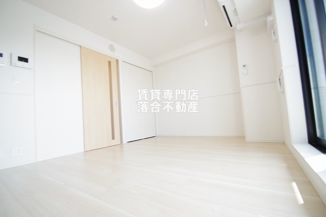 その他部屋・スペース　落ち着いた色調の明るいお部屋