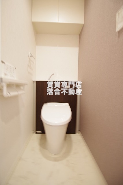 トイレ　温水洗浄便座付き