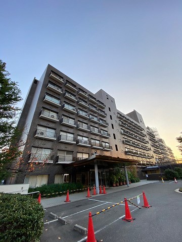 メゾン甲子園 南棟の外観写真