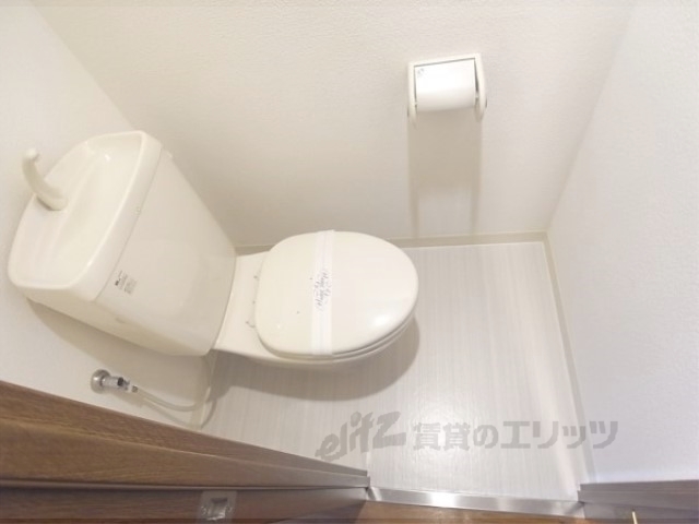 エリーフラッツ上桂のトイレ写真
