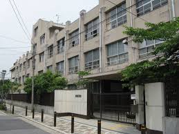 中学校　大阪市立玉出中学校（中学校）まで602m