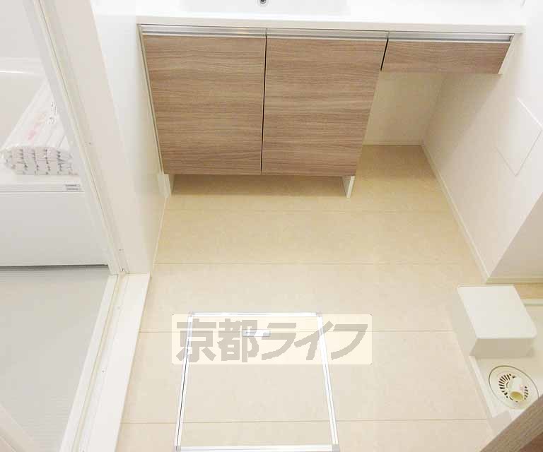 洗面設備　脱衣所もゆとりがあります。