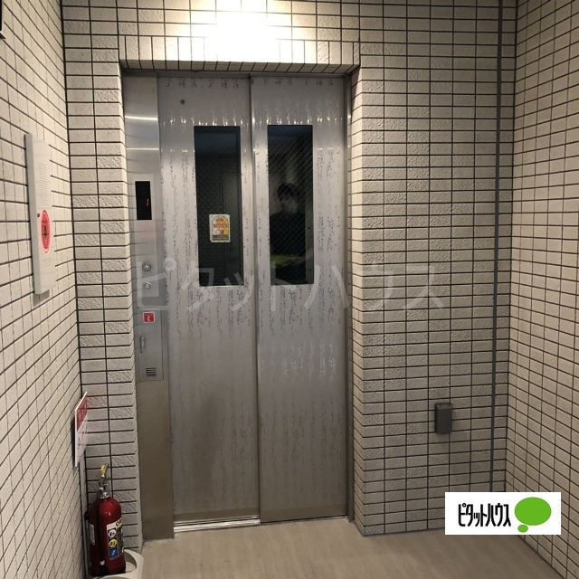 ロビー　エレベーター