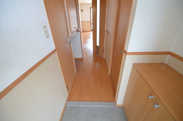 玄関　収納付玄関