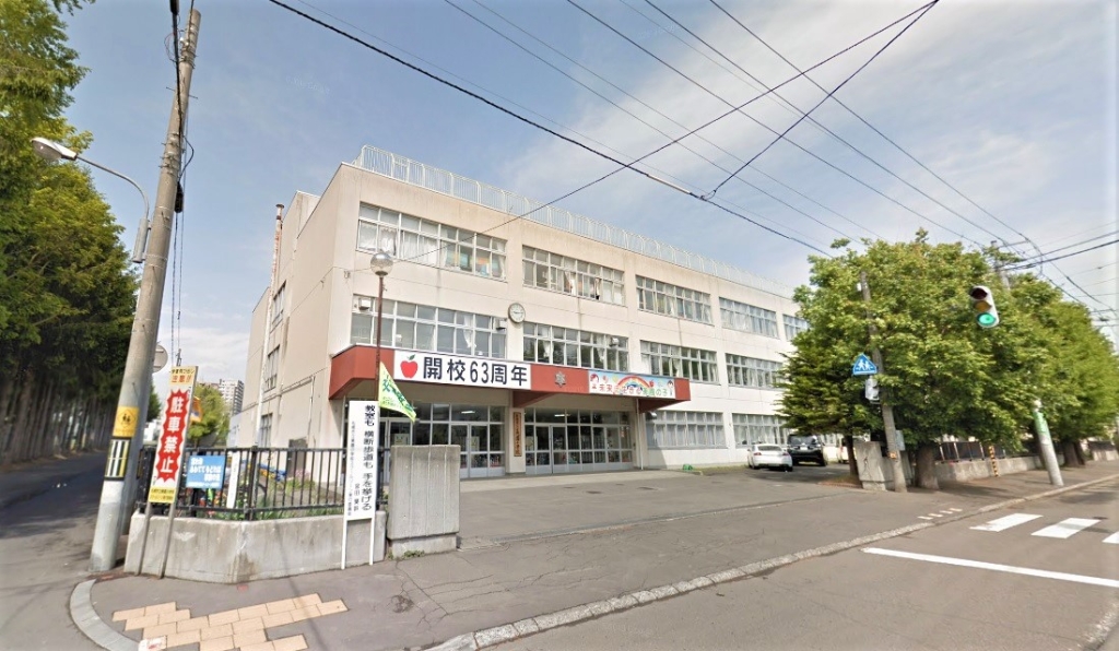 小学校　札幌市立豊園小学校（小学校）まで640m
