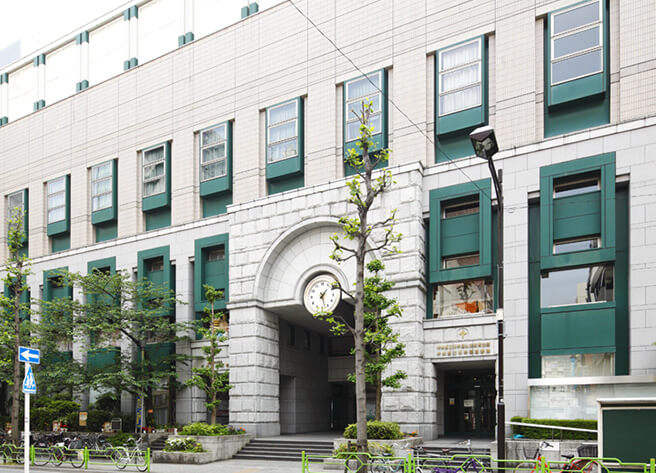 図書館　中央区立日本橋図書館（図書館）まで403m