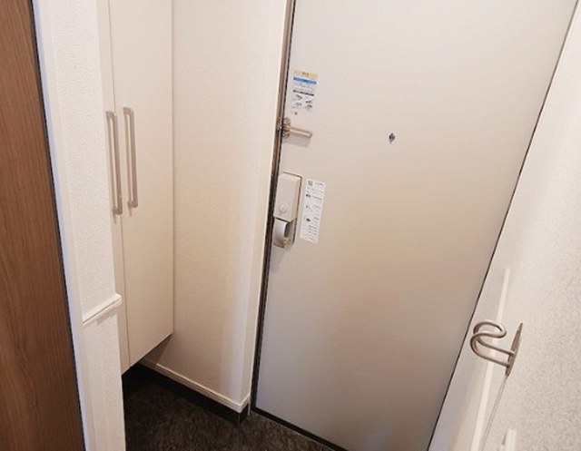 玄関　別部屋同仕様タイプ