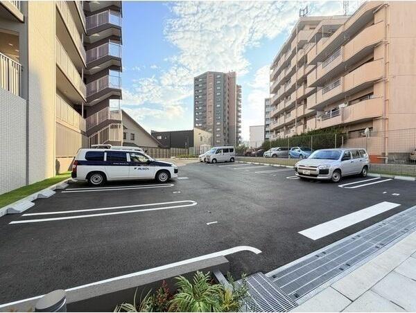 駐車場　駐車場