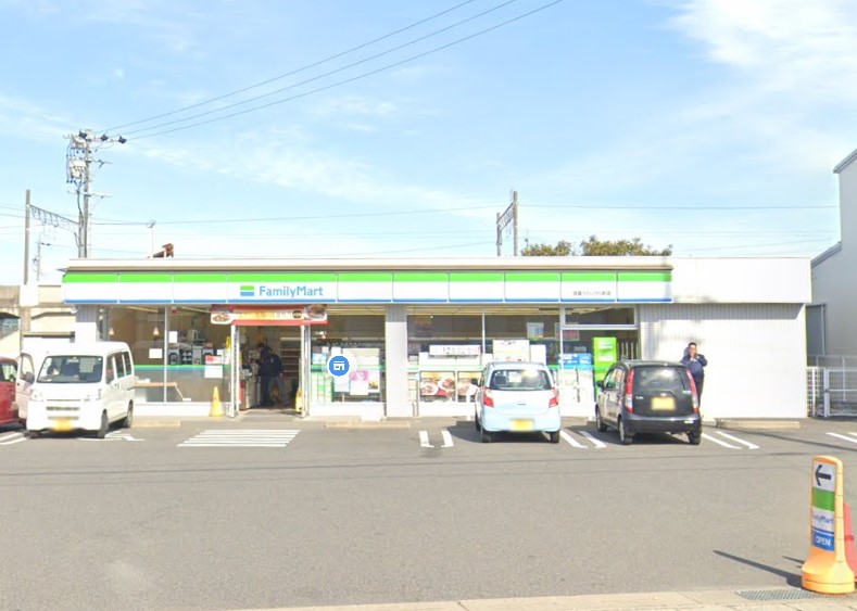コンビニ　ファミリーマート 弥富うぐいうら町店（コンビニ）まで477m