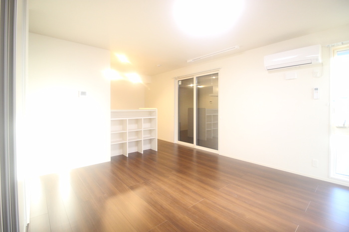 ラルジュ高峯町B棟の居間写真