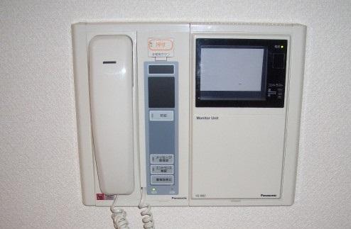 セキュリティ　来訪者が確認できる女性に安心の「TVモニターホン」