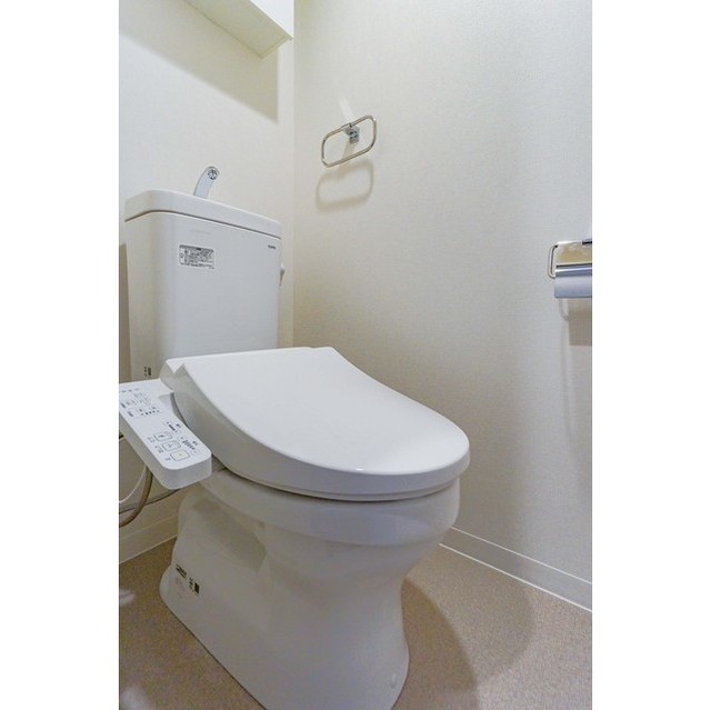 コンフォリア南千住のトイレ写真