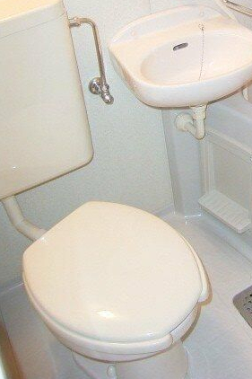 京王線 笹塚駅 徒歩4分 9階建 築28年のトイレ写真