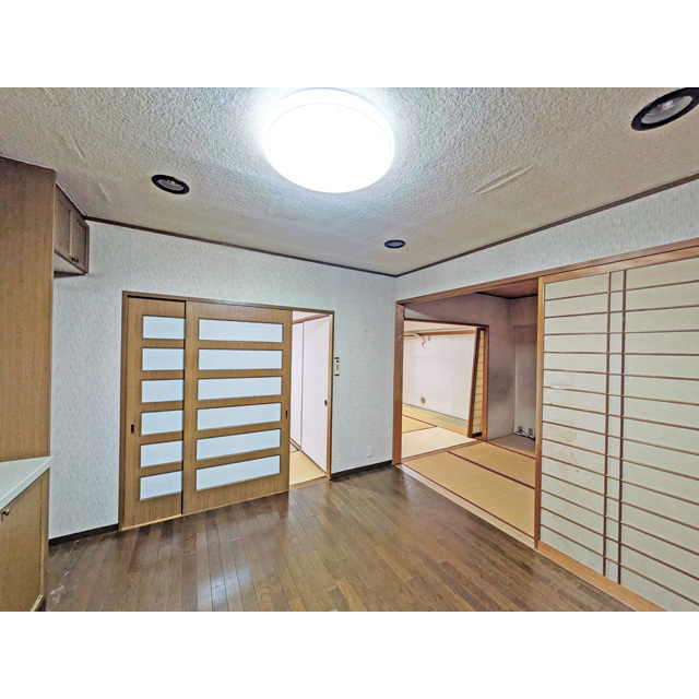 青葉丘マンシヨンの居間写真