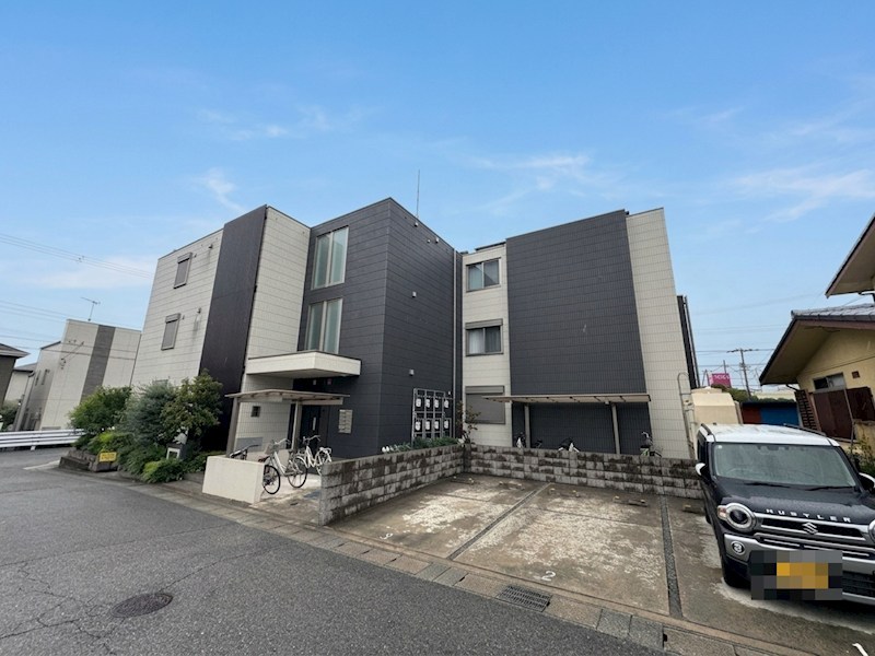 MAISON CHARMEの外観写真